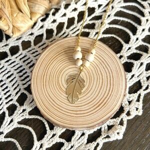 Golden‎ Feather & Wooden Bead Pendant Necklace